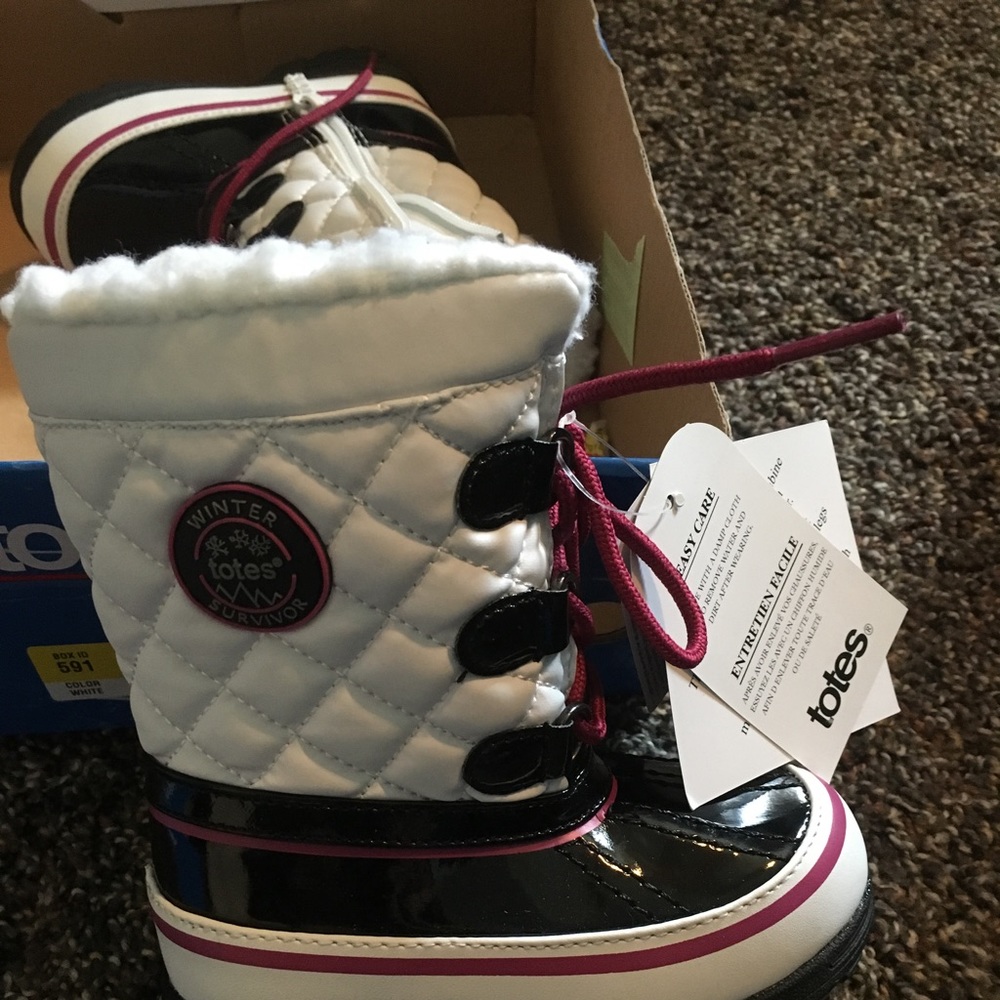 Toddler totes. Size 7